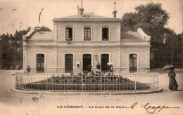 N°3506 W -cpa Le Vésinet -la Cour De La Gare- - Le Vésinet