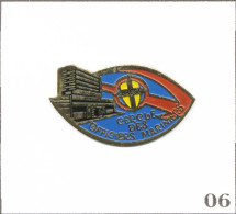 Pin's Institution - Marine Nationale / Cercle Officiers Mariniers De Brest (29). Est. Artakys. Métal Peint. T1021-06 - Boten