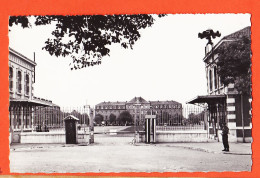 36340 / ⭐ ♥️ Rare Cliché TOULOUSE (31) Caserne NIEL Guerites Garde Entrée Fond Cour Batiment Central 1950s Photo-Bromure - Toulouse