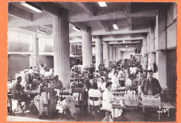 36189 /⭐ COGNAC 16-Charente Etablissements HENNESY Les Tables De Mise En Bouteilles 1950s Photo-Bromure 15x10 YVON I.B 2 - Cognac