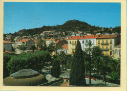 83. HYERES LES PALMIERS – Vue Générale Du Vieu Hyères / Carte Toilée (voir Scan Recto/verso) - Hyeres