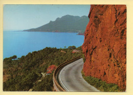 83. La Corniche D'Or / La Route Du Bord De Mer Entre Théoule Et Le Trayas (voir Scan Recto/verso) - Otros & Sin Clasificación