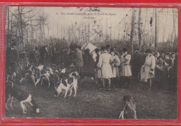 Carte Postale 28. Dreux Une Chasse à Courre  La Curée   Très Beau Plan - Dreux