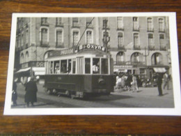 Photographie - Rennes (35) - Tramway (pub. Bi Oxyne) - Place De L'Hôtel De Ville - 1947 - SUP (HX 14) - Rennes