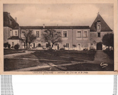 CPA  (16)  CHALAIS.  Intérieur Du Château Et Le Puits.  ..T676 - Ruffec