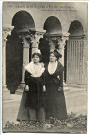 CPA Glacée Voyagé 1906 * ARLES MONTMAJOR Montmajour Intérieur Du Cloître ( 2 Femmes ) * Collection Trouche Baryelon - Arles