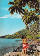 Polynésie Française TAHITI Plage Sur La Côte Est (vahiné Nue Seins Nus) Sincere Photo  Cinema  1469/23 Papeete - Polynésie Française