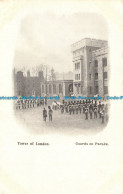 R130623 Tower Of London. Guards On Parade. Wellington - Autres & Non Classés