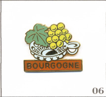 Pin's Alimentaire - Boisson / Vin De Bourgogne - Cartouche Orange. Non Est. EGF. T1024-06 - Bevande