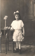 CHILD, GIRL, PORTRAIT, TABLE, FLOWERS, POSTCARD - Portraits