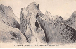 CHAMONIX - Sur Les Arêtes De La Mer De Glace - Très Bon état - Chamonix-Mont-Blanc