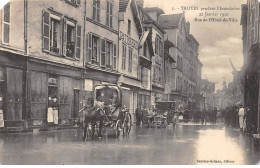 TROYES Pendant L'inondation Janvier 1910 - Rue De L'Hôtel De Ville - état - Troyes