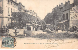 ROCHEFORT SUR MER - La Rue De L'Arsenal Et Le Marché - Très Bon état - Rochefort