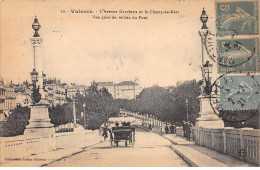 VALENCE - L'Avenue Gambetta Et Le Champ De Mars - Très Bon état - Valence