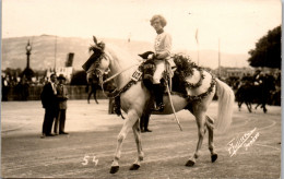 CP Carte Photo D'époque Photographie Vintage Suisse Cenève Cavalière Concours - Unclassified