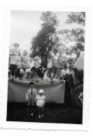 PHOTO ARGENTIQUE CORSO FLEURI CARNAVAL ENFANT BARQUE DECOR COSTUME - Other & Unclassified