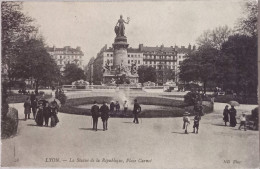 CPA  Circulée 19??, Lyon (Rhône) -  La Statue De La République, Place Carnot  (152) - Lyon 2