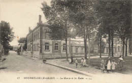 CPA Mourmelon Le Grand-La Mairie Et Les écoles-11    L2935 - Mourmelon Le Grand