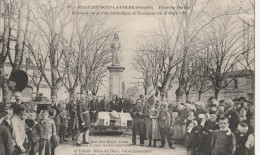 BEAULIEU SOUS LA ROCHE . - Place Du Marché. Souvenir De La Fête Catholique Et Française Du 19 Mars 1908 - Altri & Non Classificati