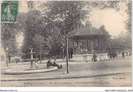 ABBP3-94-0233 - VILLEUNE-LE-ROI - Place De La Faisanderie - Villeneuve Le Roi