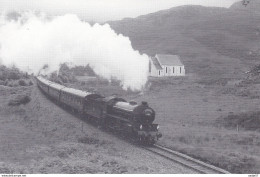 Stoomlok Jacobite Passing Church Or Lady Of Braes , Lochailort - Trains