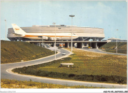 ADZP11-95-0874 - ROISSY-EN-FRANCE - Aéroport Charles-de-gaulle Boeing De La T-w-a - Et L'aérogare - Roissy En France