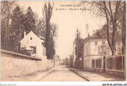 ADZP8-95-0661 - VILLIERS-LE-BEL - Rue De La République - Villiers Le Bel