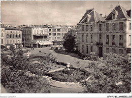 AFYP11-82-1069 - MONTAUBAN - T & G - La Préfecture Et La Place  - Montauban