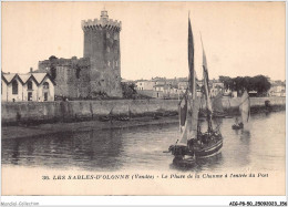 AIGP8-85-0867 - SABLES D'OLONNE - Le Phare Et La Chaume à L'entrée Du Port - Sables D'Olonne