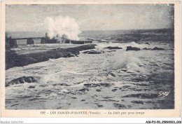 AIGP11-85-1134 - LES SABLES-D'OLONNE - Vendée - Le Jetée Par Gros Temps - Sables D'Olonne