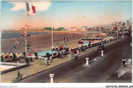 AIGP10-85-1085 - LES SABLES-d'OLONNE - Vendée - Le Remblai Et La Plage - Sables D'Olonne