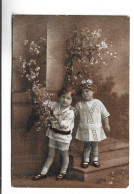 CPA ALLEMANDE   COUPLE ENFANTS En 1919! - Scènes & Paysages