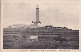 ILE DE BATZ                      Le Phare Et Les Batiments - Ile-de-Batz