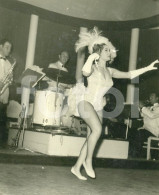 50s OLD ORIGINAL FOTO PHOTO MUSIC BAND WOMAN LEGS FEMME LINGERIE JAMBES EROTIC DANCE PORTUGAL AT392 - Pin-Ups