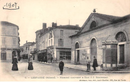 LESPARRE - Marché Couvert Et Rue J. J. Rousseau - Très Bon état - Lesparre Medoc