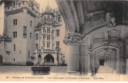 Château De PIERREFONDS - Une Colonnade Et L'Escalier D'honneur - Très Bon état - Pierrefonds