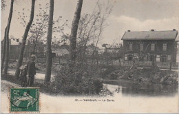 VENDEUIL : La Gare Vers 1910 - Très Bon état - Altri & Non Classificati