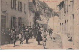 ROQUEFORT : La Sortie Des Cabanières (ouvrières Des Caves Ou L'on Fabrique Le Fromage) Vers 1910 - Très Bon état - Otros & Sin Clasificación