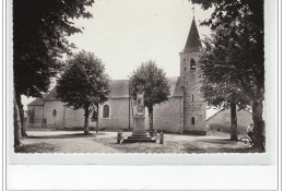 SAXI-BOURDON - Monument Aux Morts Et église - Très Bon état - Other & Unclassified