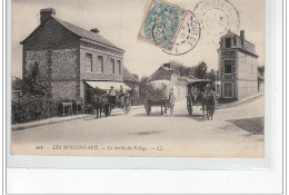 LES MOULINEAUX - La Sortie Du Village - Très Bon état - Sonstige & Ohne Zuordnung