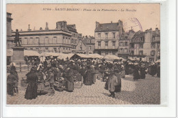 SAINT BRIEUC - Place De La Préfecture - Le Marché - état - Saint-Brieuc