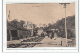 CONCHES : Un Train Arrivant En Gare - Tres Bon Etat - Sonstige & Ohne Zuordnung