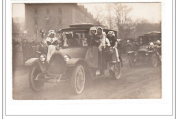 MOSELLE : Personnages Sur Une Voiture - Tres Bon état - Andere & Zonder Classificatie