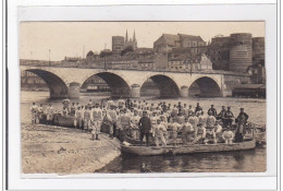 ANGERS : Vue Generale, Personnages Sur Barque - Tres Bon Etat - Angers