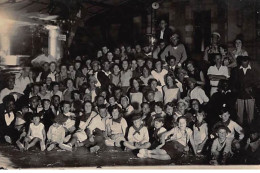 A LOCALISER  : Carte Photo MARSEILLE? : Groupe De Personne - Très Bon état - Photos