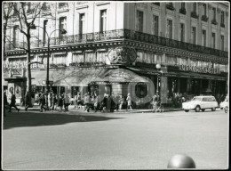 1967 REAL AMATEUR PHOTO FOTO BOULEVARD DE CAPUCINES CAFE DE LA PAIX PARIS FRANCE CITROEN AMI6 BREAK AT352 - Lieux