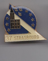 Pin's 37 Strasbourg Drapeau De L' Europe Réf 5543 - Villes