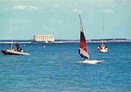 17 - Le Fort Boyard - Au Fond L'ile D'Aix - Planche à Voile - CPM - Voir Scans Recto-Verso - Other & Unclassified