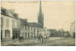 29 .n°38997 .sizun .un Des Cotes De La Grande Place - Sizun