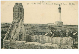 29 . N°37590 . Ile De Seins . Les Ruines De La Chapelle Et Le Phare - Ile De Sein